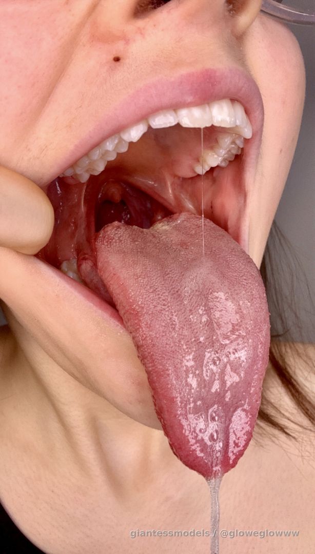 Cum here my tiny….! 🤭😈😈