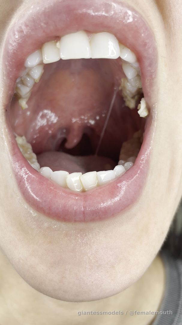 Beautiful, feeding woman! Amazing closeup, 4K, young, sexy mouth, powerful, healthy and so inviting!!!