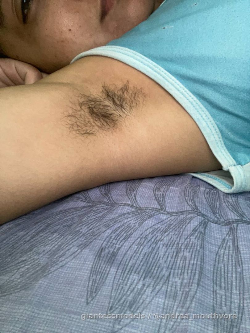 Look at my hairy armpits