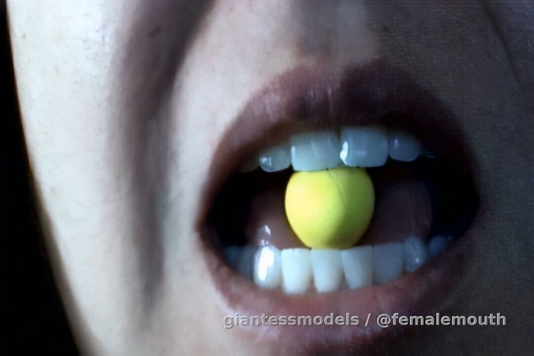 Natural chewing very close, very straight teeth!!!