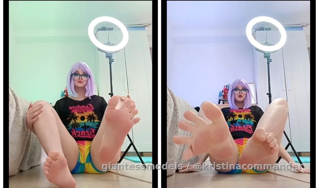 Soles + feet in cosplay (video 1 min) 