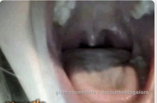 Old Omegle Video 124-Closeup Tour