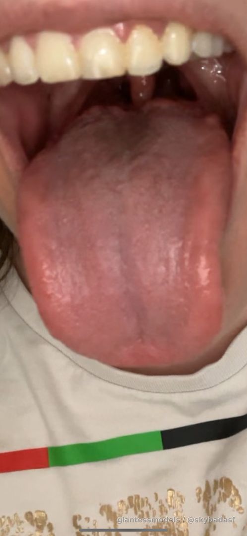 better run before i swallow you whole👄👅