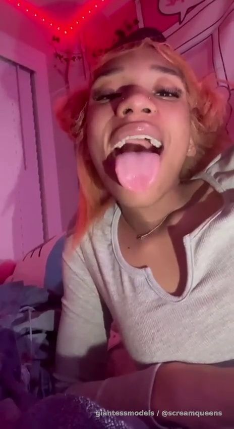 Nastyy Wet Lipss + Gagging Uvula Mouth Viewz