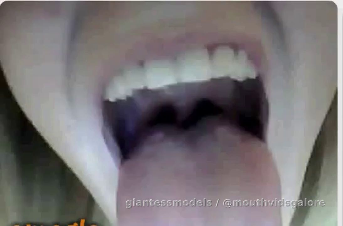 Old Omegle Video 144-Closeup Tour