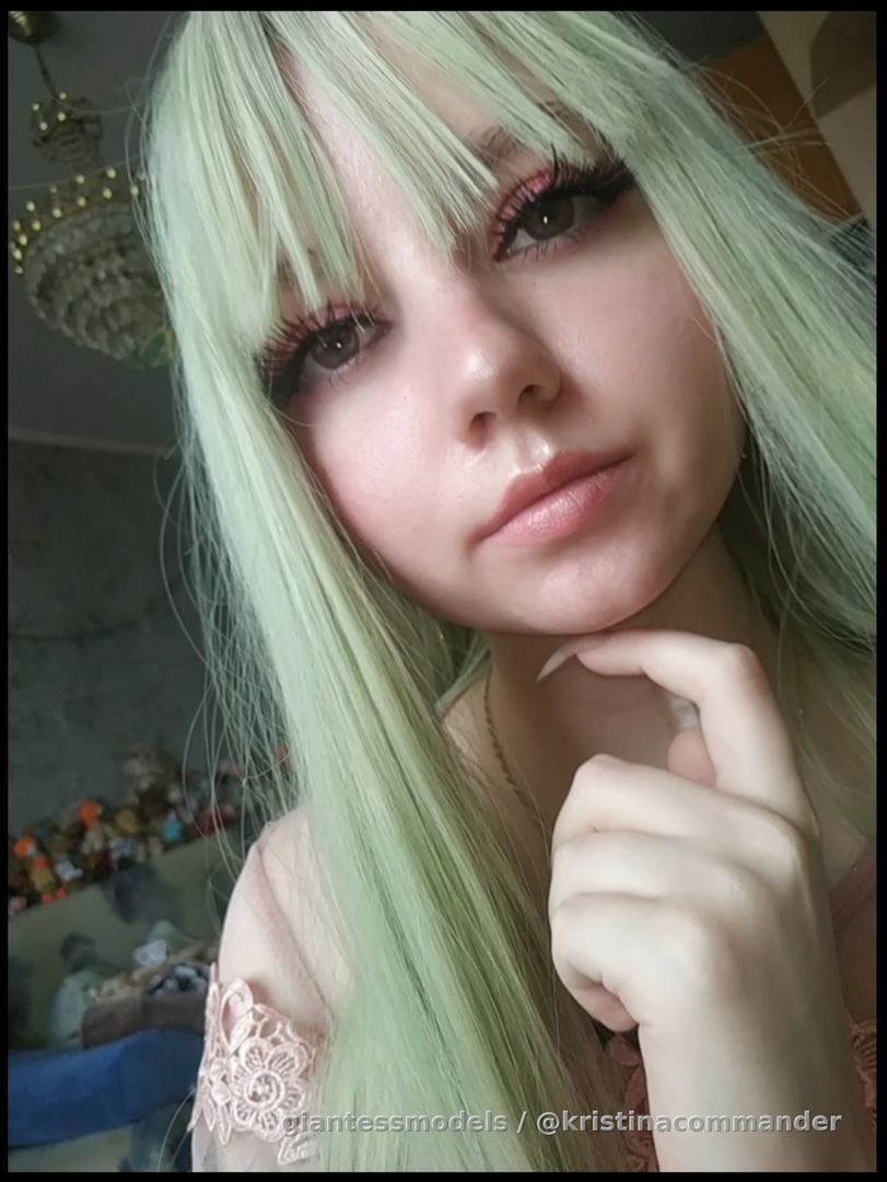 Sisi Throat (video 1 min)