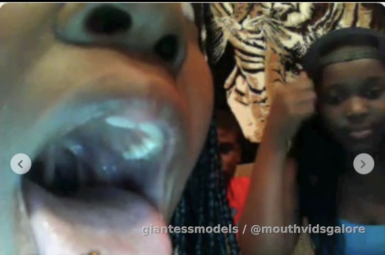 Old Omegle Video 335: Far View Tour (Long Uvula!)