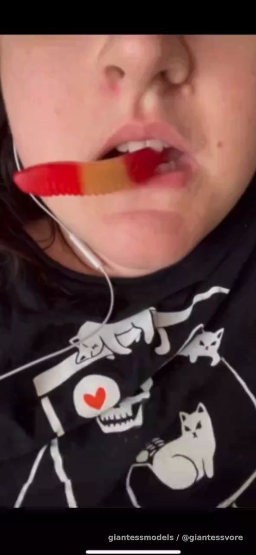 This bbw girl swallow whole a long large gummy worm so easily and fast !