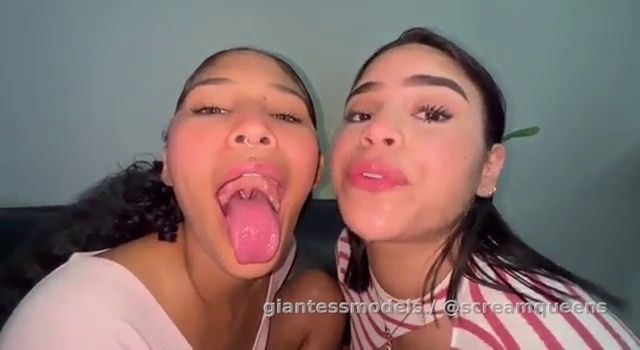 Gorgeousss Kissing Action + Widee Mouth Open Tongue Out Viewz