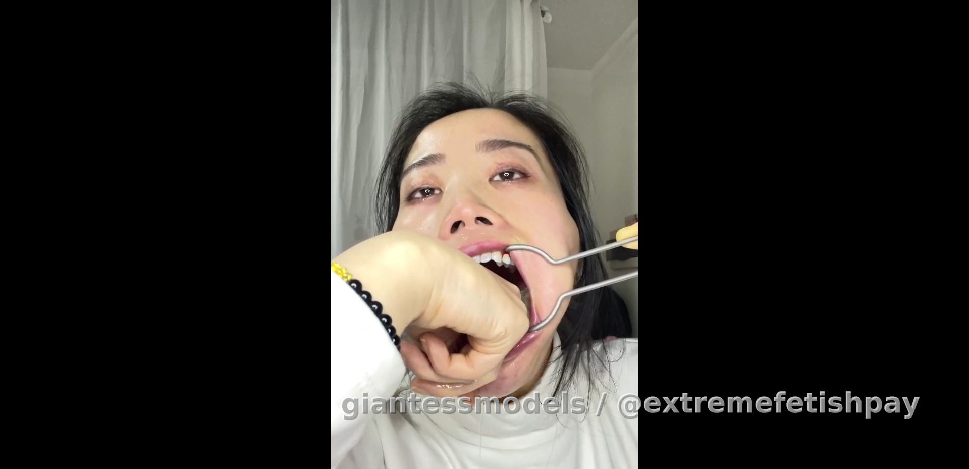 Playing with his throat, he gags a lot and drools.😛