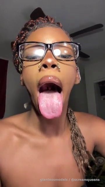 Juicyyy Sloppy Lips + Hugee Mouth Viewz