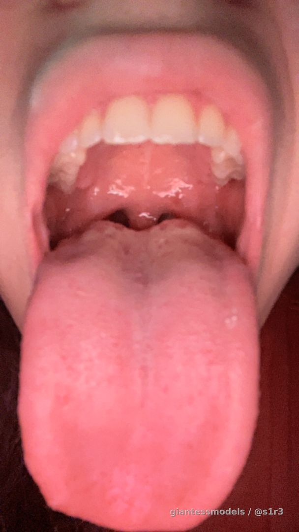 Smol little vore clip hehe