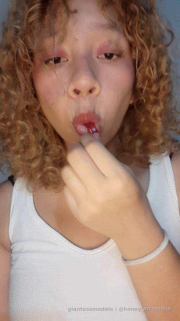 Gummy vore