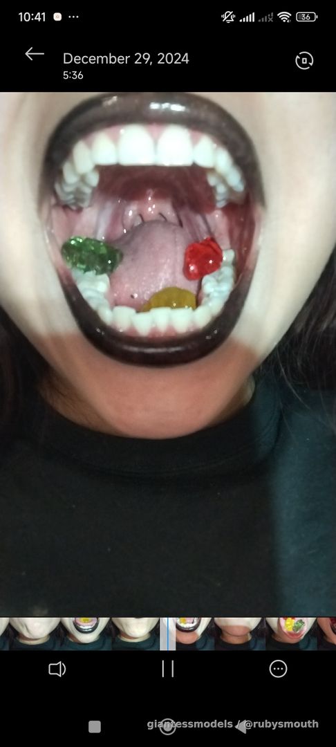 I found 3 very frightened tinys.
Right now I am very hungry and they look very delicious.
Bounce down my throat, tinys.
(Just swallow, don't chew),
In this video they are trying to get out of my mouth, but they are not going to make it.

Would you like to see the control I have using my throat?
If you like watching, you will love this video😍💗