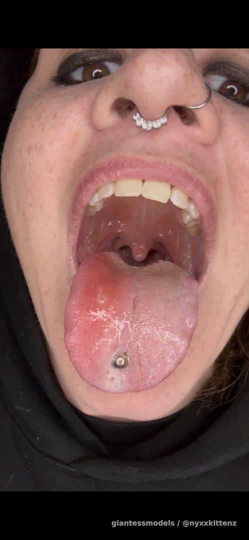✨mouth tour + pics with my new LED light!✨