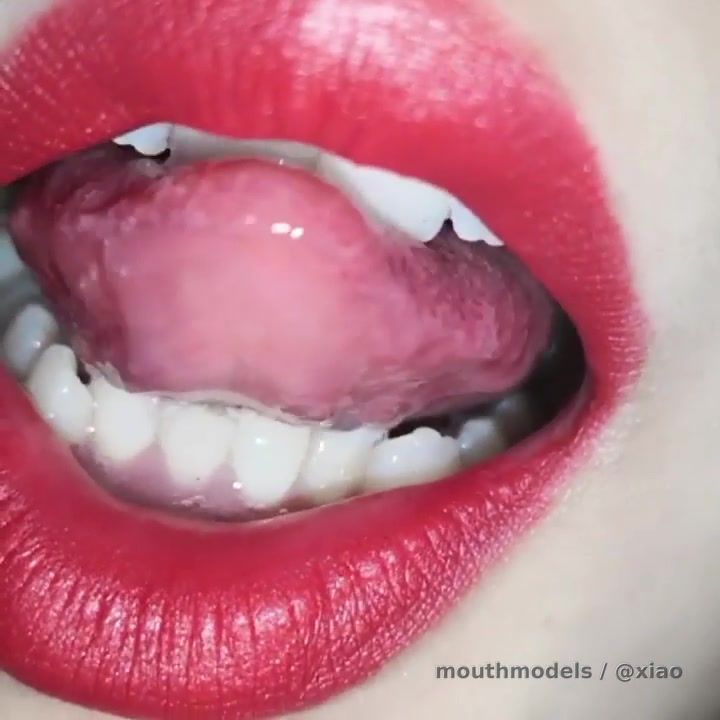 Hi, everyone, the new person has entered mouth models, please take care of me and share my mouth with you. Do you think it looks good? Do not want to put your name in my mouth, then quickly come to my private letter 😊