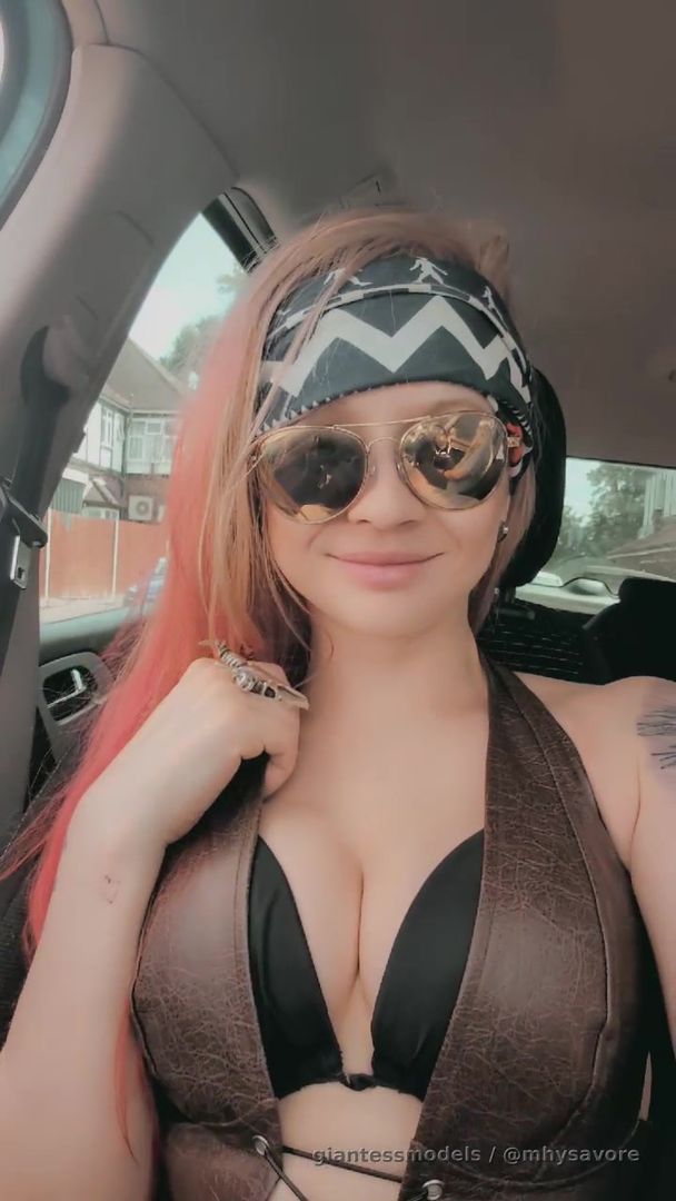 Shoot day today! Back to business as usual! Had to scrimp and scrape to get the funds together to pay my wifi bill in order to post for you guys!! If anyone is feeling generous and would make a girl very happy and make a donation to the cause to keep me up and running so I can keep creating and posting! It's very hard when you run a full household and take care of so many pets so I could always use the help and appreciate it hugly ! If you can help me out to catch up on everything please could you pop it to my PayPal 🤞🏼💞💋

ljvixen@gmail.com with a little note and I'll send you 5 special gifts! Yes 5! Who could say no to that 💋