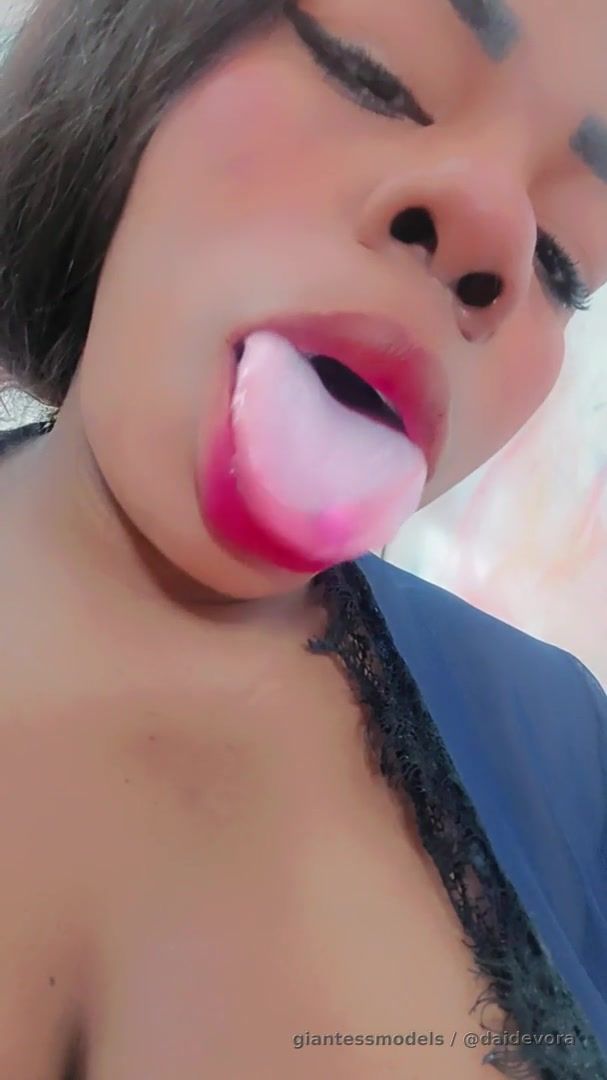 Recorded some new content and hope to post it this week !!! Including swallowing the endoscope, mukbang's and smoking sessions <3