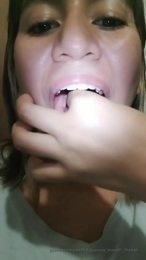 Same colombian girl swallowing food (full video soon)
