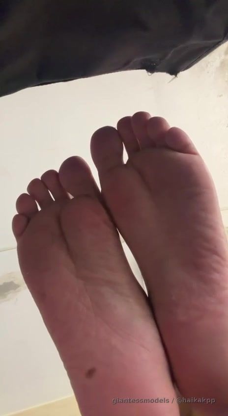 Thai girl (Oil) feet videos