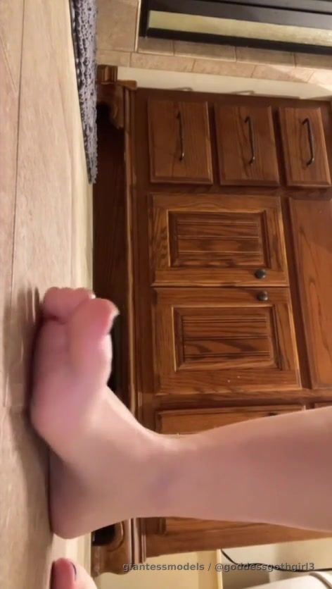 Footcrush tiny ai squish 
