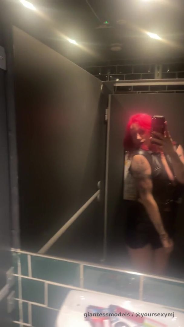 Club toilet
