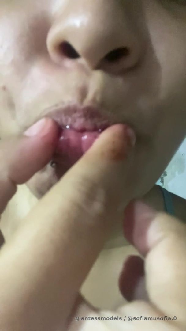 Customes videos. Write to the DM