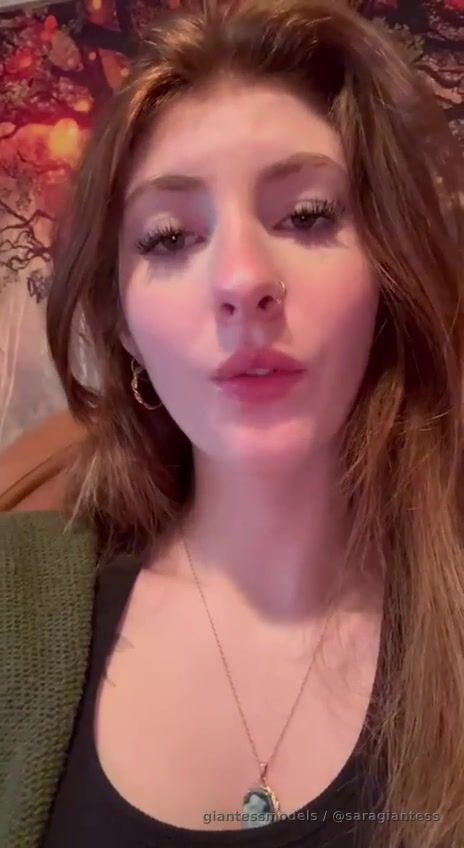 I ask you to cum over my face as i do a countdown for you to jerk off to me 😌