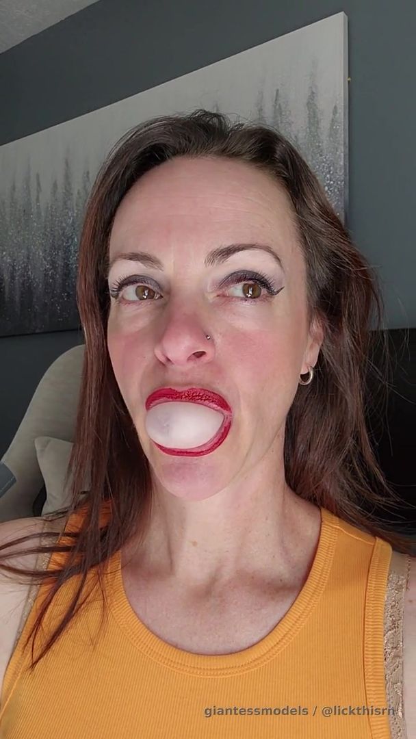 Frustrating when the gum doesn't cooperate...I really wanted a big bubble to POP! 
