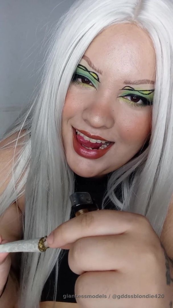 Wanna share a joint with me on live or vid chat?
