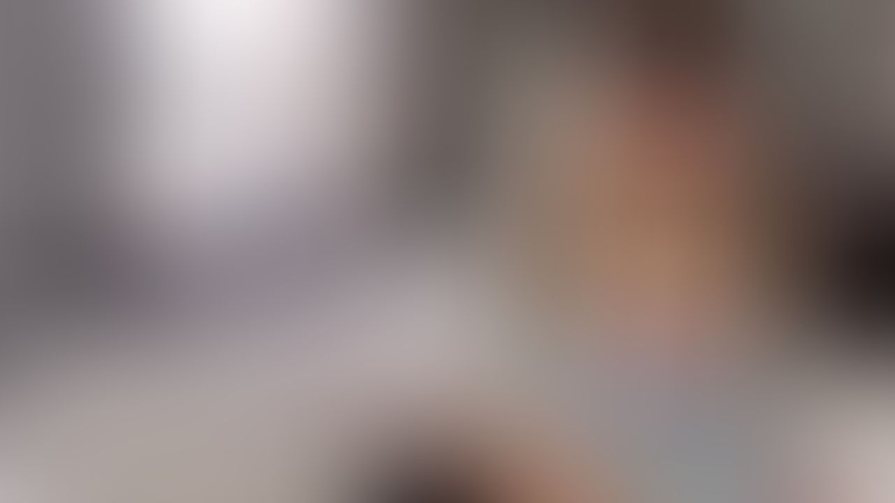 Long start and long ending yawn
Long yawn at the start of the video over 1 min long yawn 🥱 with lots of yawning in between, my top is tied in the middle showing off cleavage and belly views. Another Long yawn at the end over one minute long 🥱. Enjoy my mouth Video over 5 minutes long
