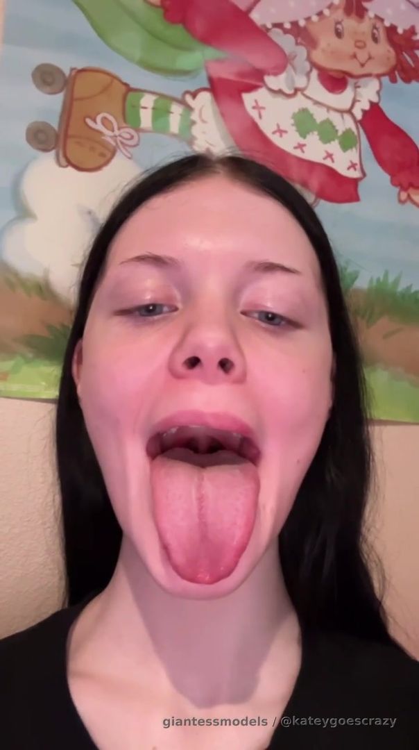 Showing my big wide tongue out wide to the tinies