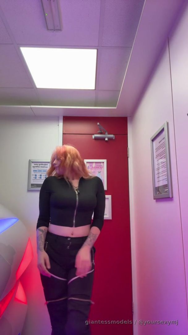 Here is my 360. Hope you like your Giantess' body