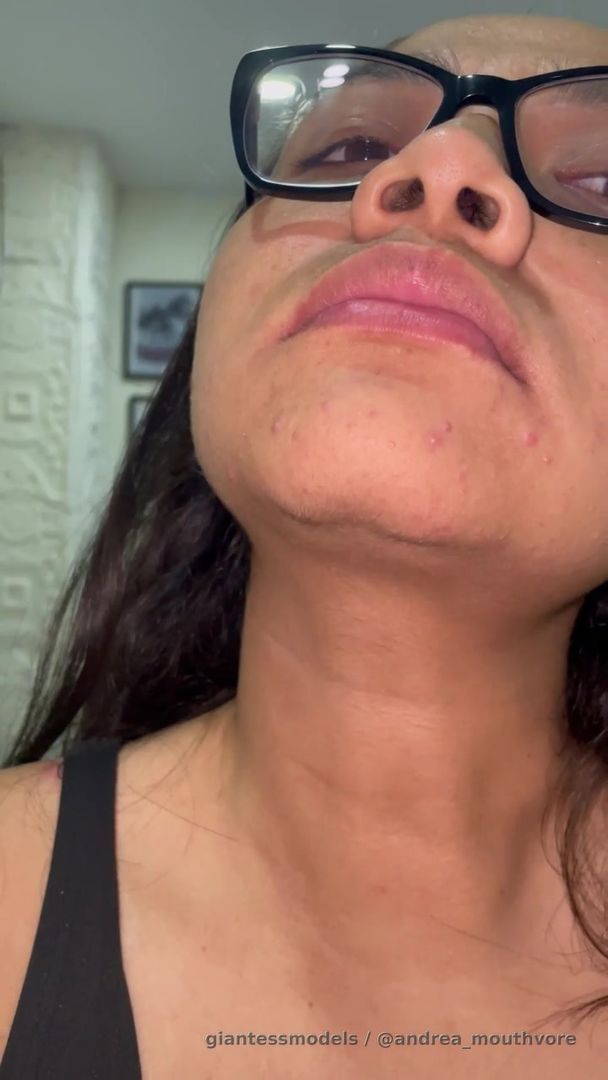 Look how the grapes go down my throat!! You see my throat Custom available