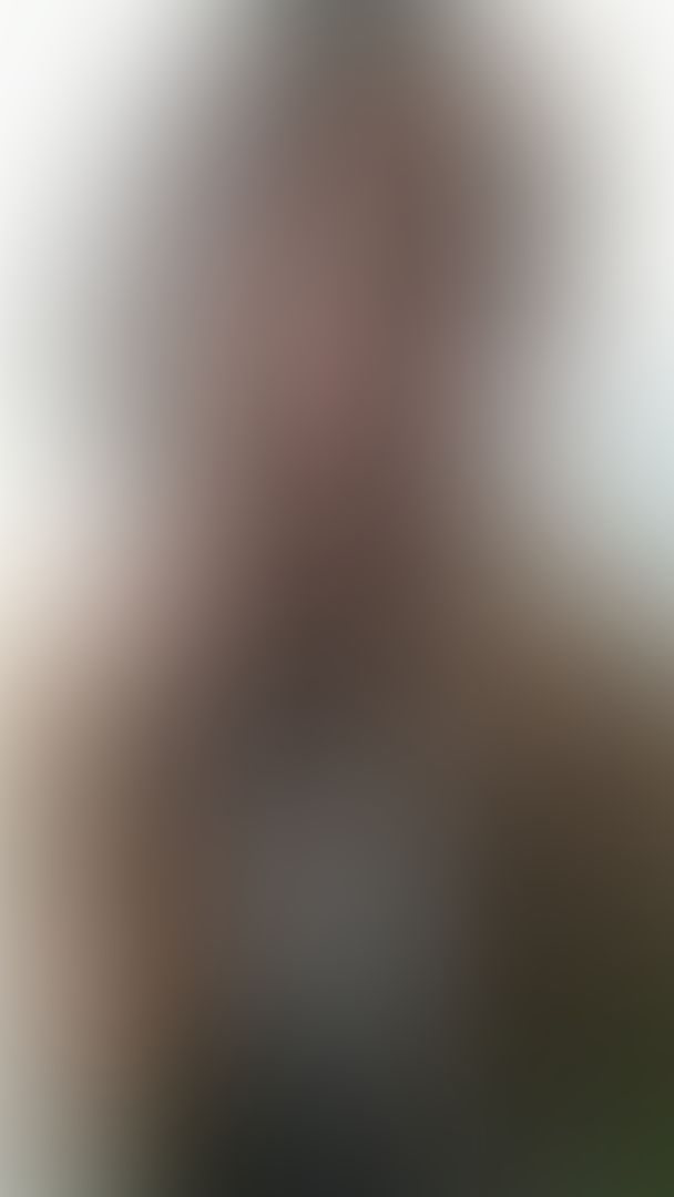 I put a candy gummy between my buttocks, it's short but enjoy it